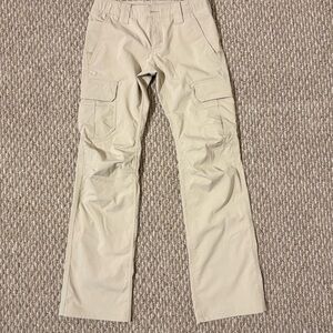 NWOT Women’s Under Armour waterproof Tan Cargo Pants size 2